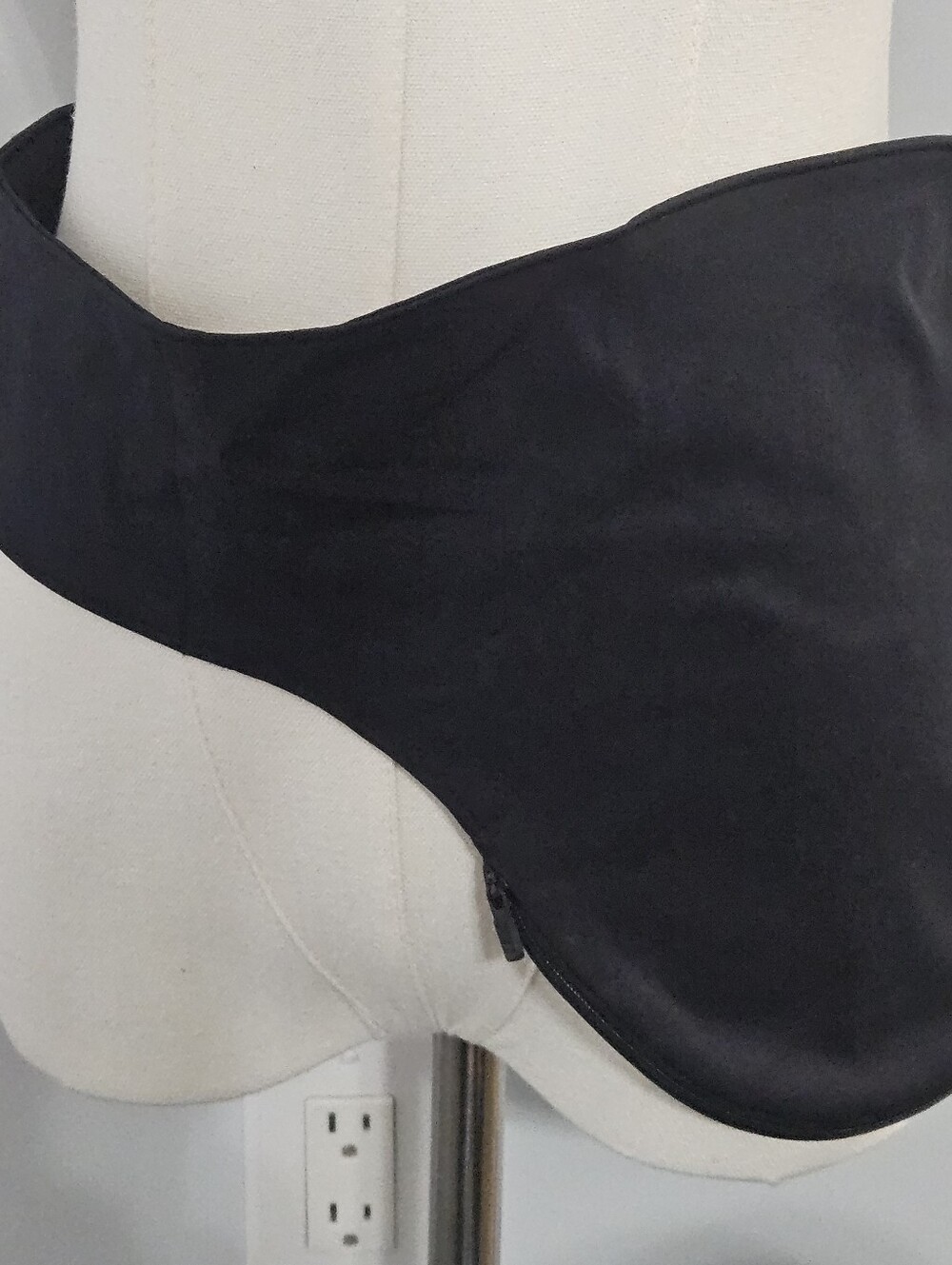 Stealth Belt Zippered Black Ostomy Bag Pouch Cover Wrap Adjustable Sports Athlet